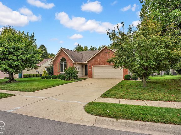 2nd image of 2470 Fairfax Ct