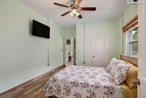 4th image of 821 Mulberry St #B
