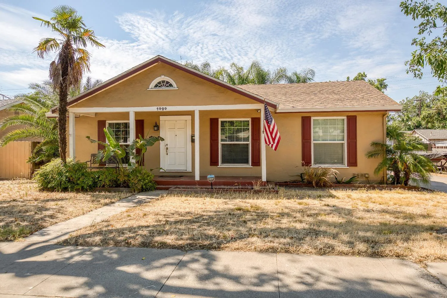 1424 W Roseburg Ave photo 1