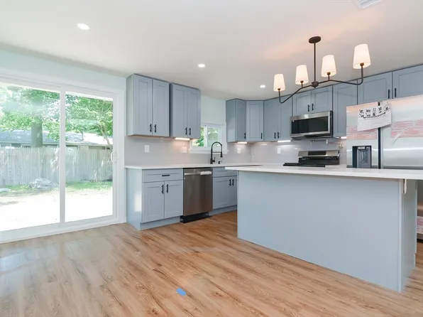 16 Deanna Rd, Brockton, MA 02302