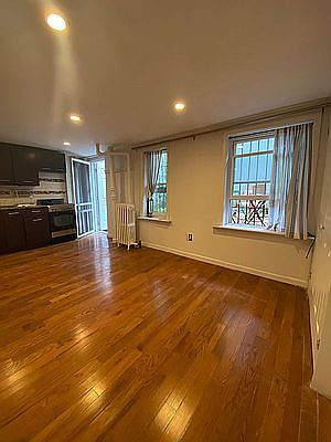 4th image of 109 Congress St APT 1R
