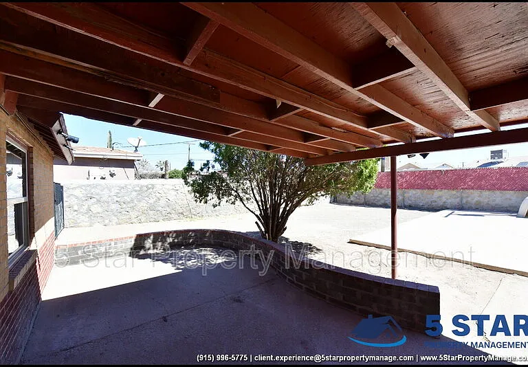 908 Bolivia St — Photo 39