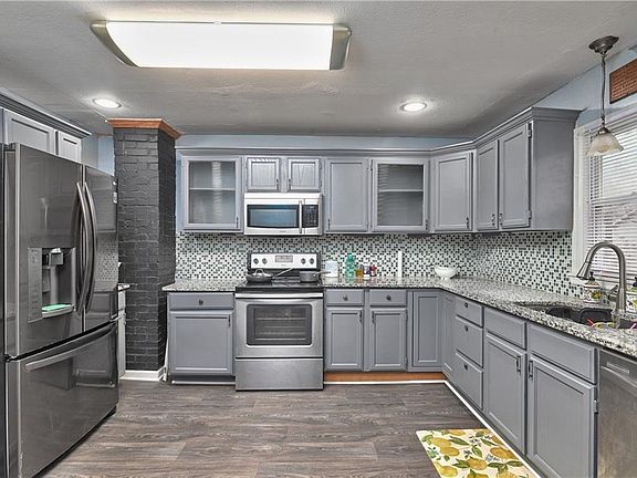 4th image of 5438 Brooklyn Ave