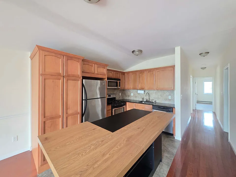 199 27th Ave #3