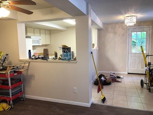 1st image of 913 Atchison St APT A