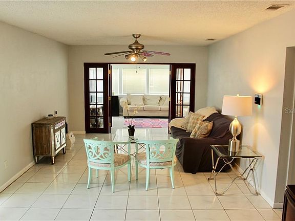 5th image of 10449 Rosemount Dr
