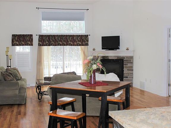 3rd image of 88 Lorenzo Dr