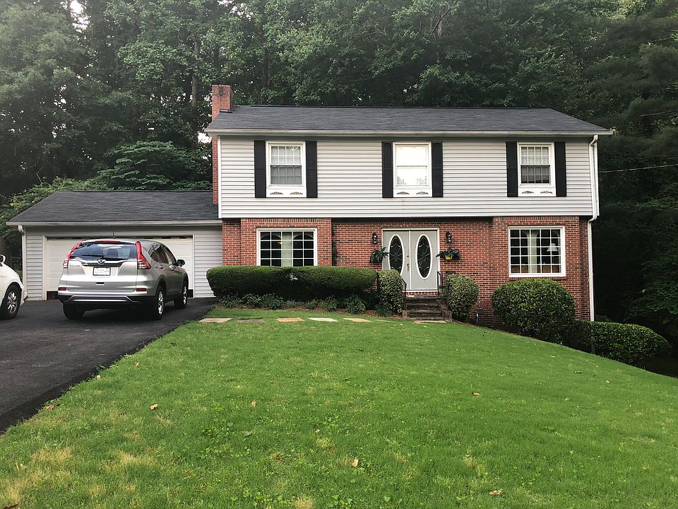 Front view of home