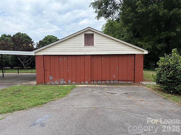 3rd image of 1225 Davie Ave