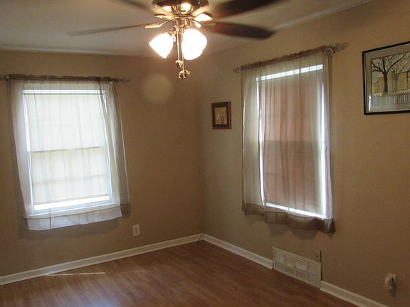 3rd image of 1117 E Alcott St