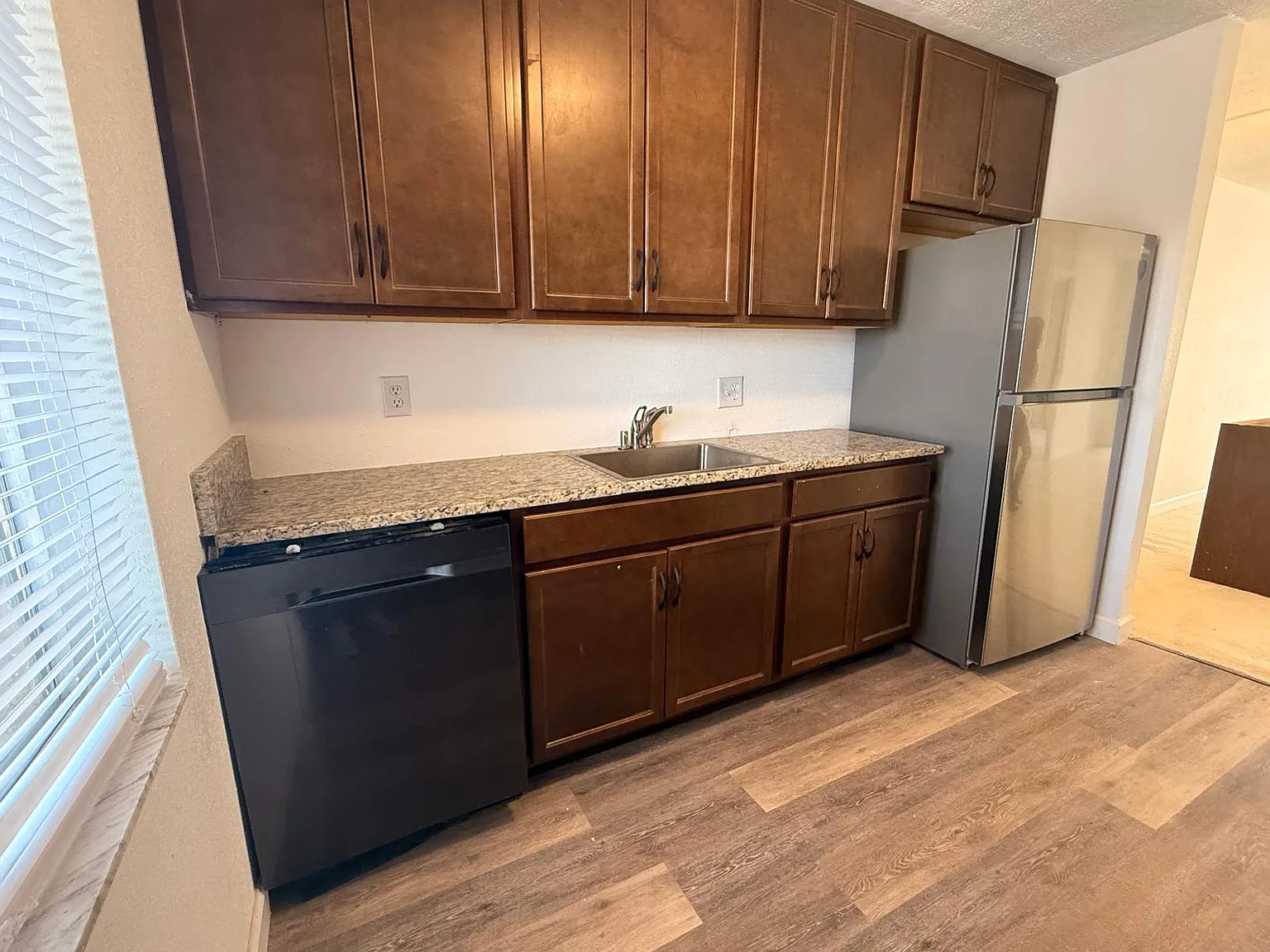 2 bed, 936 sqft, $1,850 — Photo 3
