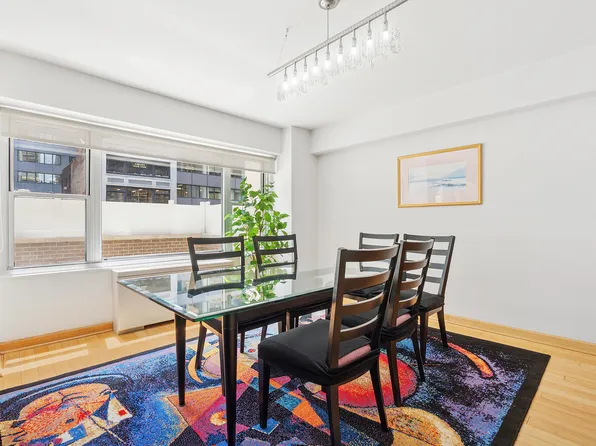 118 East 60th Street 4H image 3 of 9