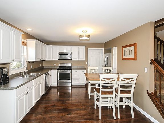 5th image of 3S266 Blackthorn Ln #0
