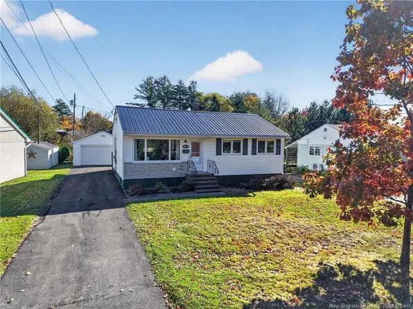 108 Cherry Ave, Fredericton, NB E3A 1Z2