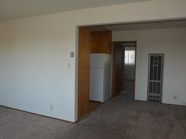 905 Evelyn Ave #7 — Photo 2