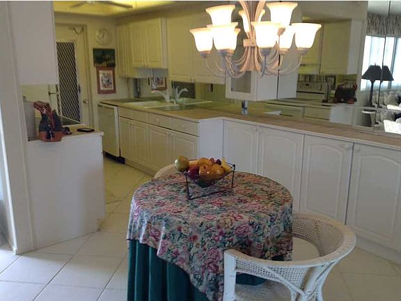 4th image of 701 SE 7th Ave APT 16