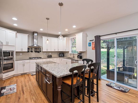 4th image of 118 Logan Dr