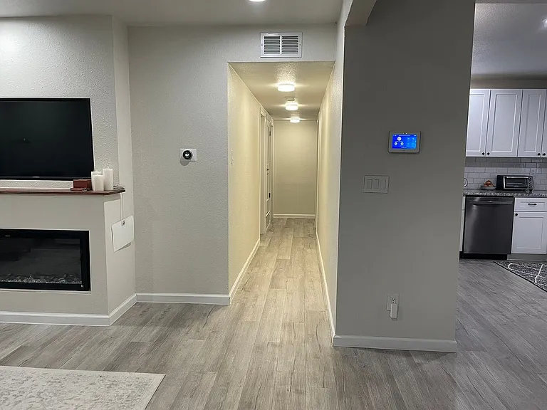 901 N Revere St — Photo 6