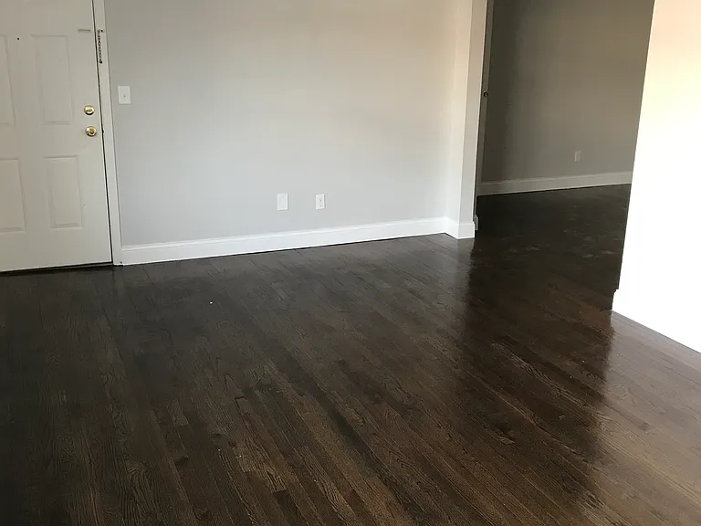 Karl Place Apartments — Photo 15