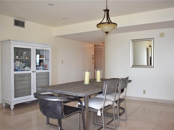 3rd image of 330 NW 20th Ave