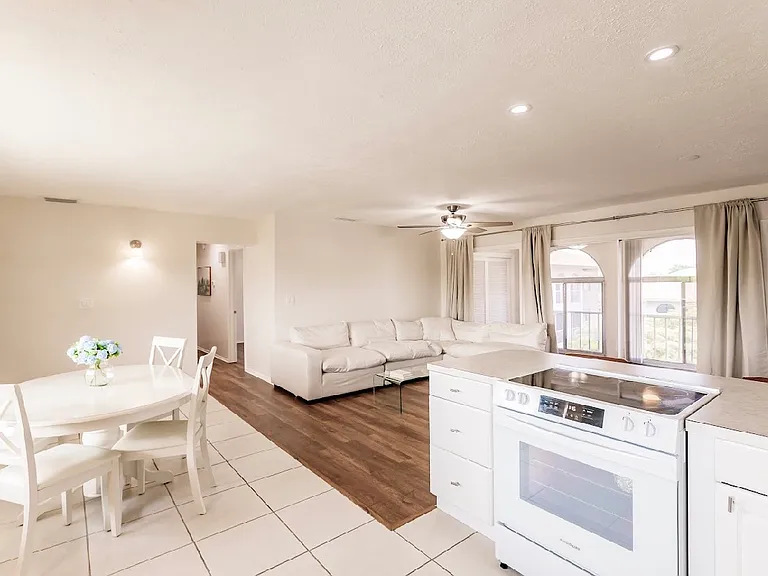6102 Whiskey Creek Dr #303 — Photo 8