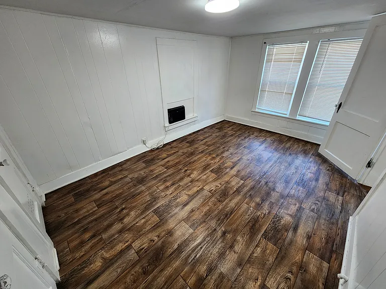 315 S Stonewall St — Photo 4