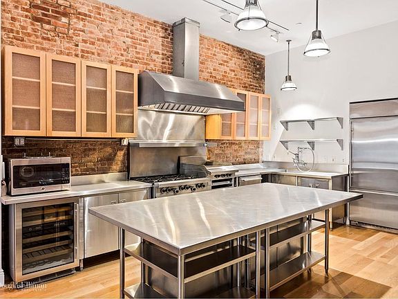 2nd image of 19-21 Leonard St APT 1W