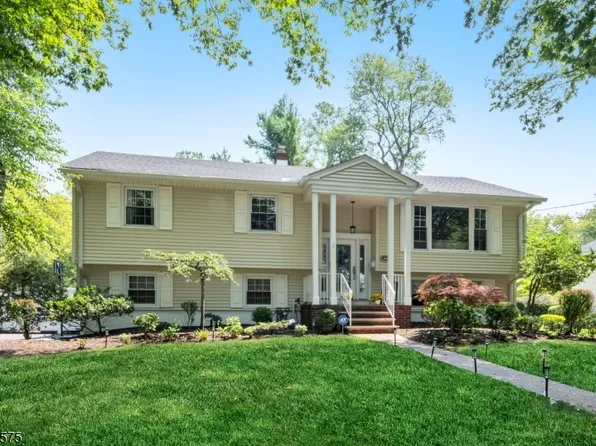 440 Yuhas Dr, Paramus Boro, NJ 07652