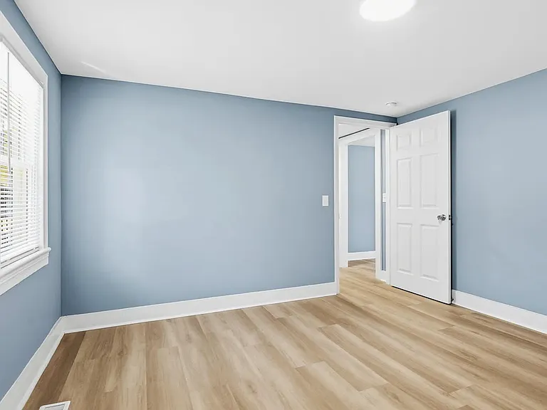 301 W John J Sharpe St — Photo 12