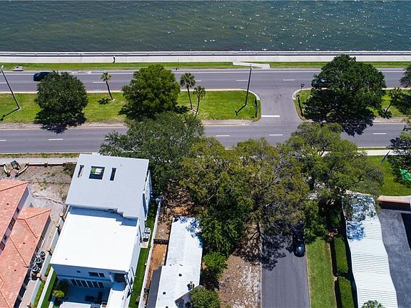 3rd image of 4007 Bayshore Blvd