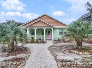 301 NE 51st St, Oak Island, NC 28465
