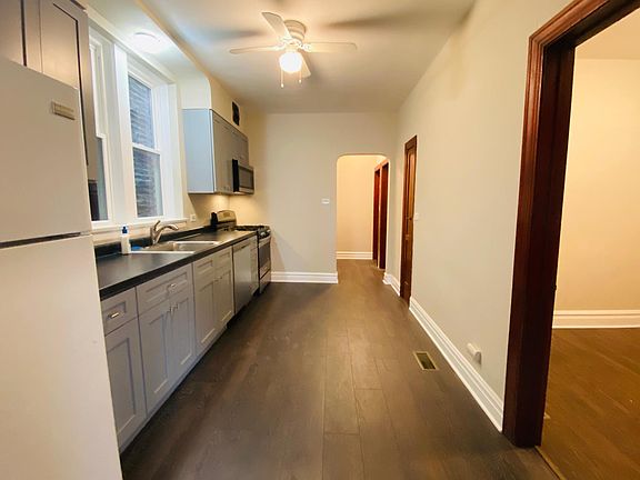 4th image of 2420 S Oakley Ave #1