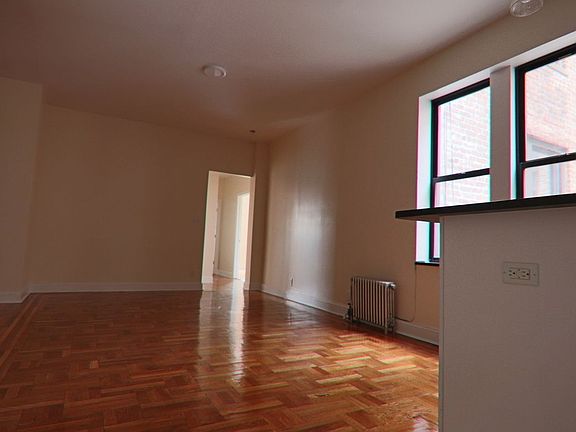 4th image of 19 Cumming St APT 4A