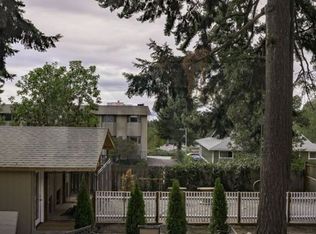 22209 30th Ave S, Des Moines, WA 98198