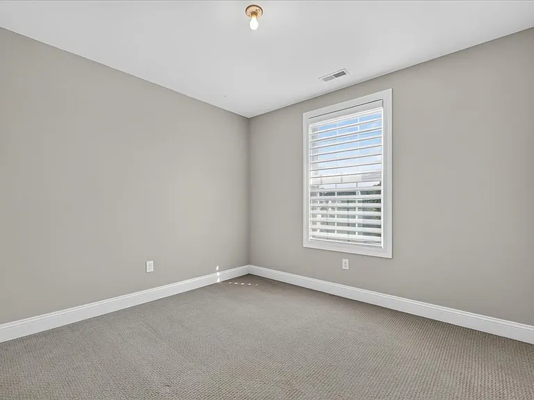 8013 Central Park Dr — Photo 28