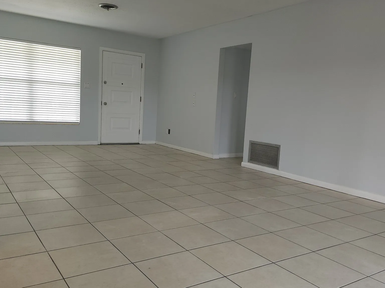 820 Malone Dr — Photo 3