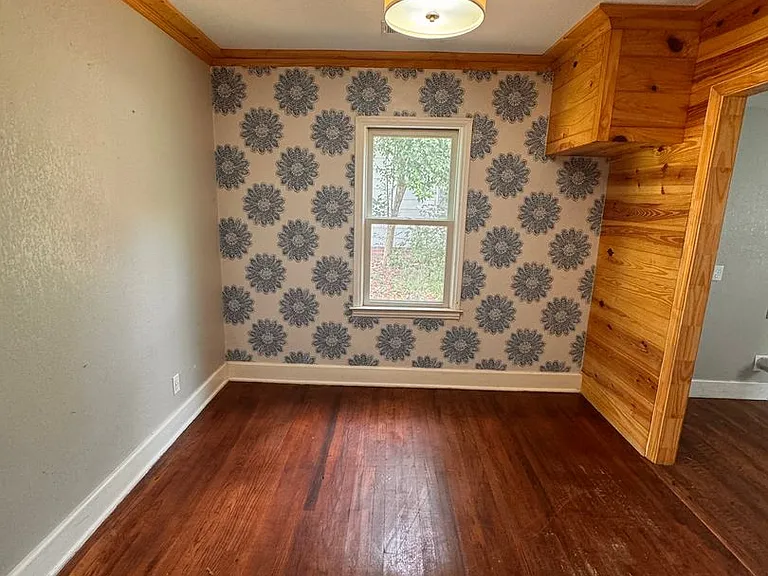 710 Green St — Photo 3