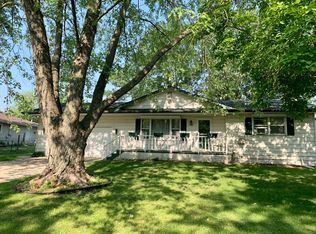 252 Arrowhead Dr, Lowell, IN 46356