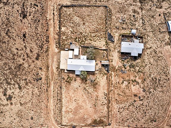3rd image of 52 Gusto Rd