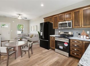 842 E 8th St, Ottawa, KS 66067