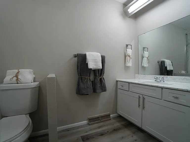 5007 Alta Loma Rd — Photo 20