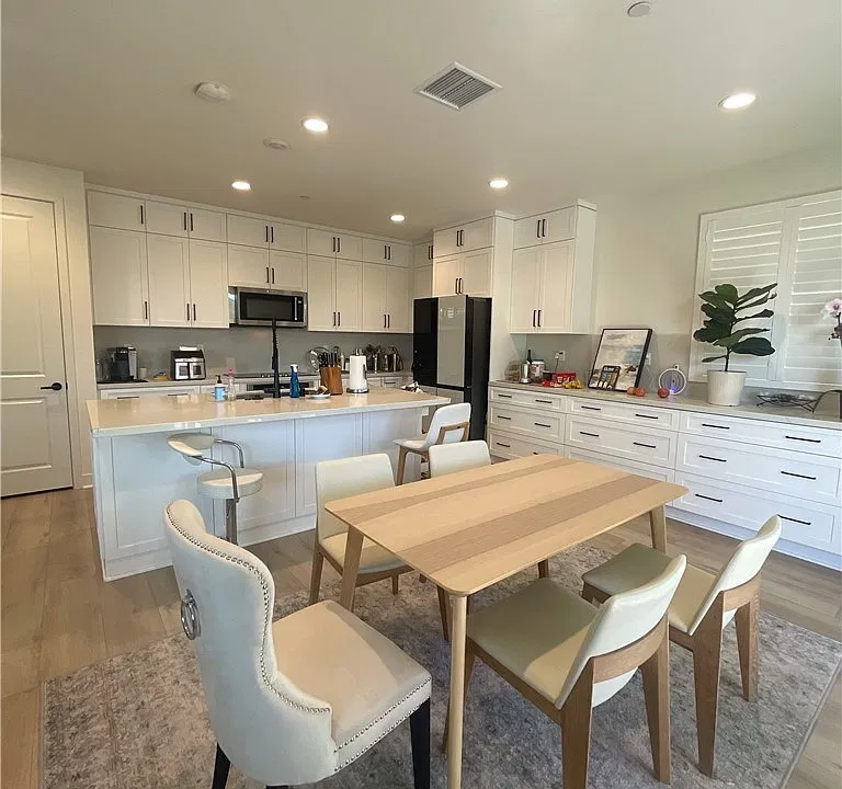 8630 Mission Villa Dr