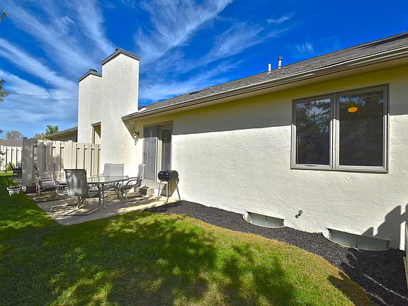 4th image of 4825 Bay Grove Ct