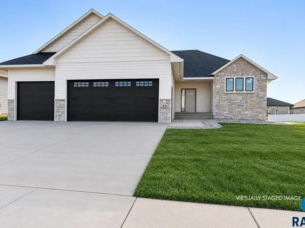 836 Almond Ave, Harrisburg, SD 57032