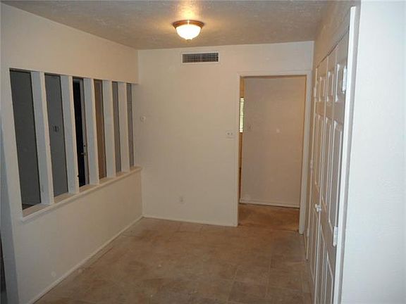 3rd image of 10228 Ironwood Ln