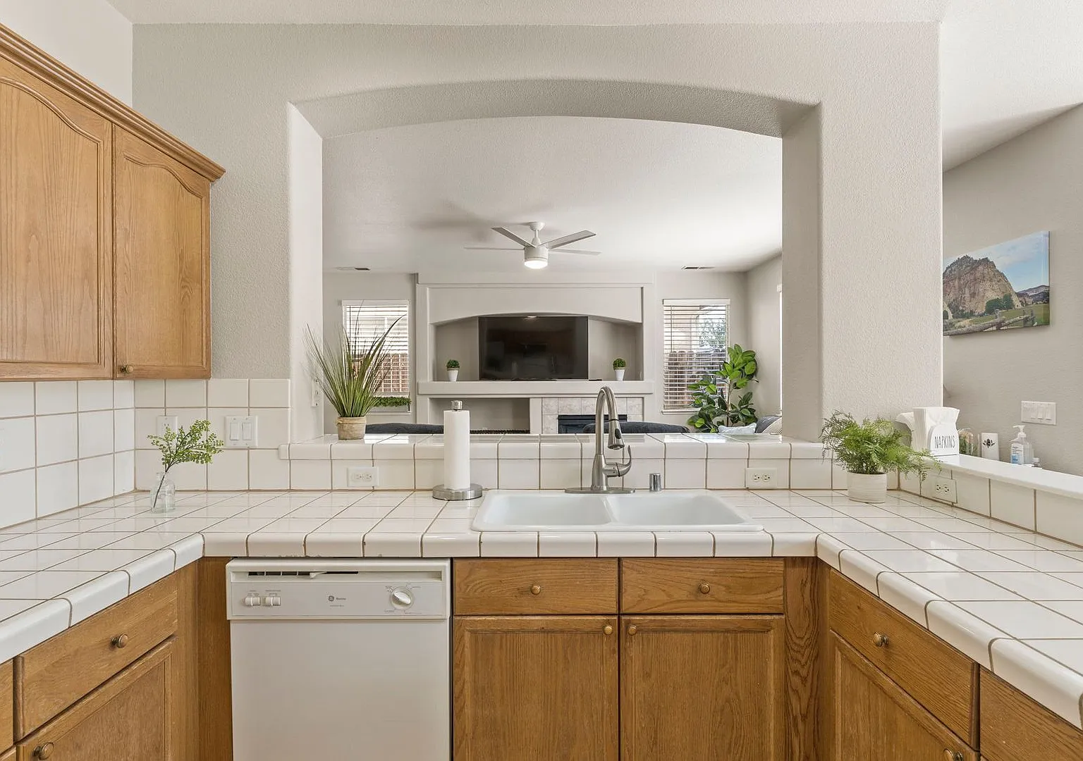 Effortless Living Starts Here Just Bring Your Suitcase and Step Into Comfort — Photo 4