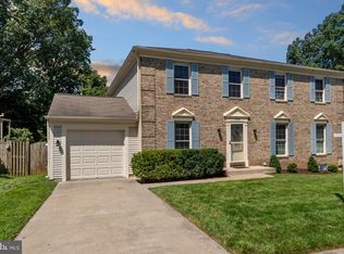 5962 Powells Landing Rd, Burke, VA 22015