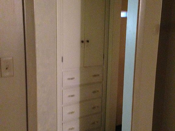 Rental_Unit_LL_IMG_2419_hall2