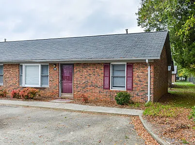 2 bed, 1.5 bath, 925 sqft, $1,400 — Photo 3