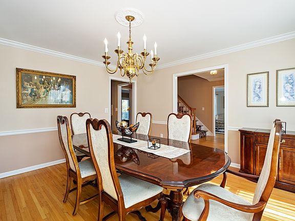 5th image of 14 Westminster Dr
